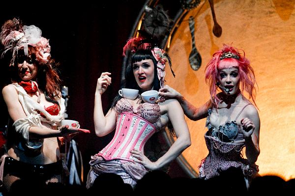photo_filage 07.jpg - Emilie AutumnLe Cabaret Sauvage -Parisle 3/03/2010Photo : Pierre-jean Grouille